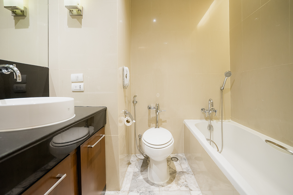 Grand Deluxe Bathroom