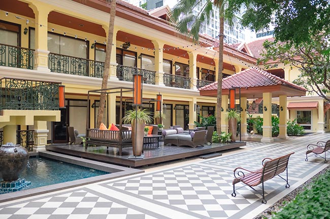 Unique courtyard for coffee breaks or parties at The Sukosol